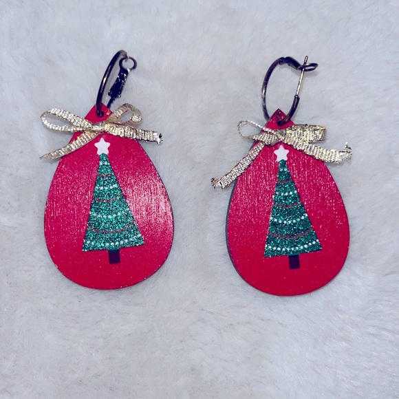 Gorgeous red Christmas tree earring! - Picture 1 of 1